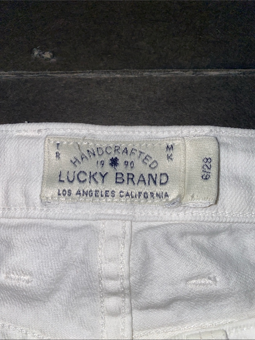 Lucky Brand Size 6/28 "Sofia Skimmer" mid-rise curvy fit cropped jeans - Picture 2 of 14